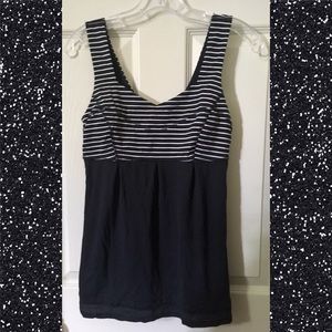 ❤️New without tags Lululemon Top❤️